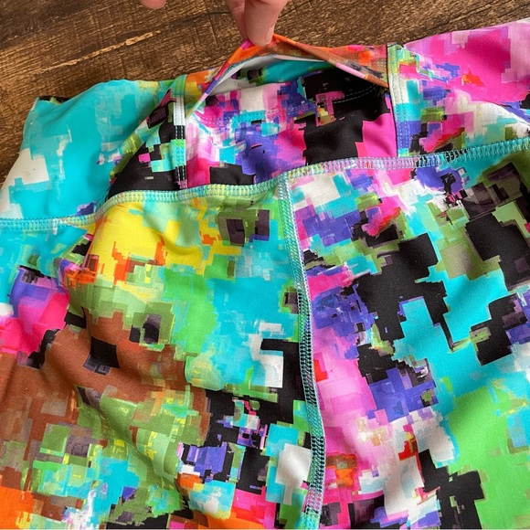 2🌎’s/$66~Saucony “The Scoot” Crop Athletic Running Yoga Leggings~Size M - Picture 10 of 16